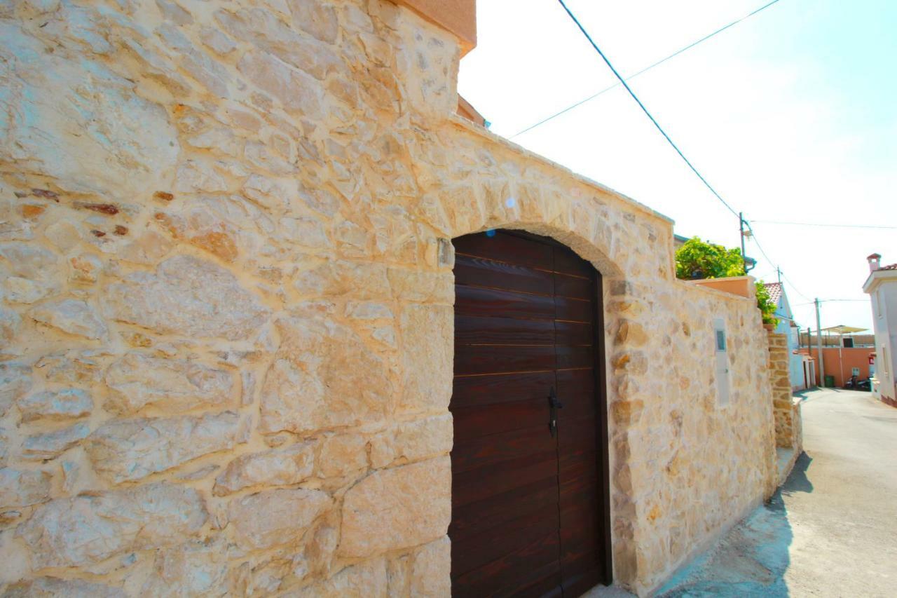Apartment Sara With Seaview Petrcane Εξωτερικό φωτογραφία