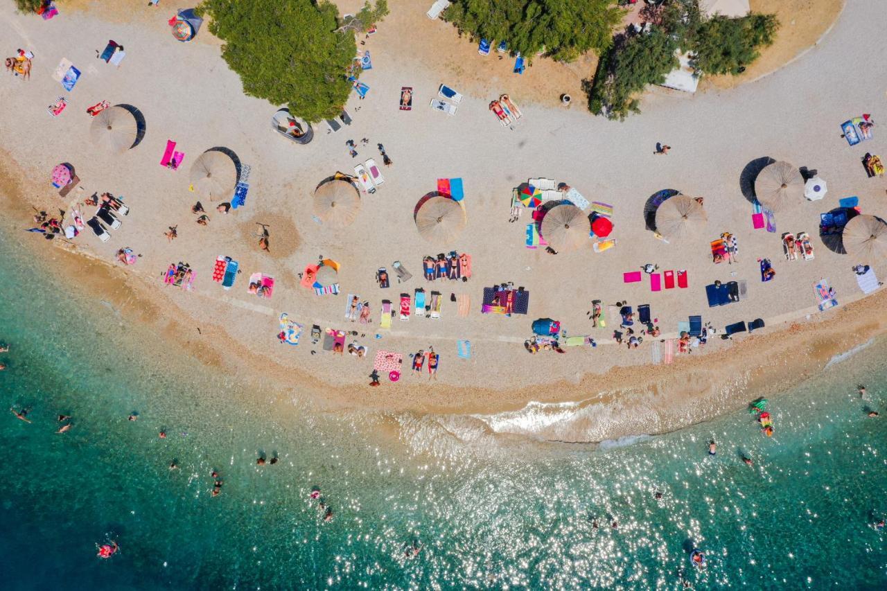Apartment Sara With Seaview Petrcane Εξωτερικό φωτογραφία
